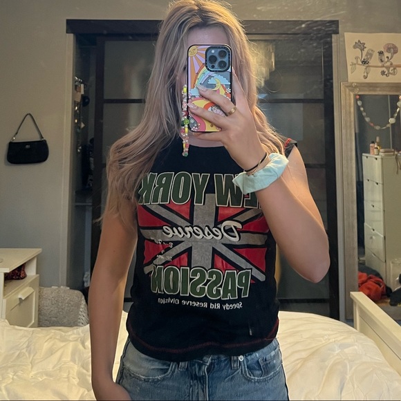 Black New York tank - Picture 2 of 3